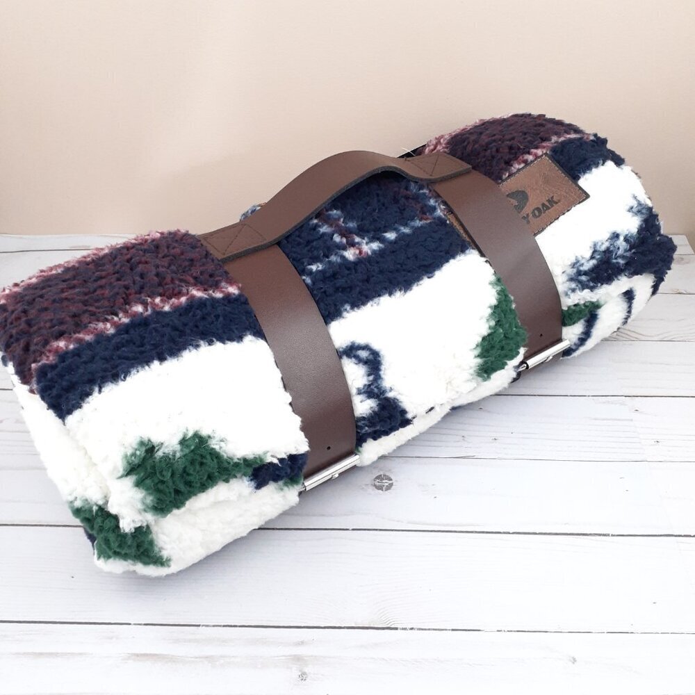Mossy Oak Sherpa Throw Blanket 50x70 Plaid Deer Bear Carrying Strap Camping